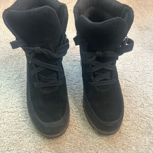 UGG Women’s Kristin Black Suede Lace-Up Boots Size 7.5